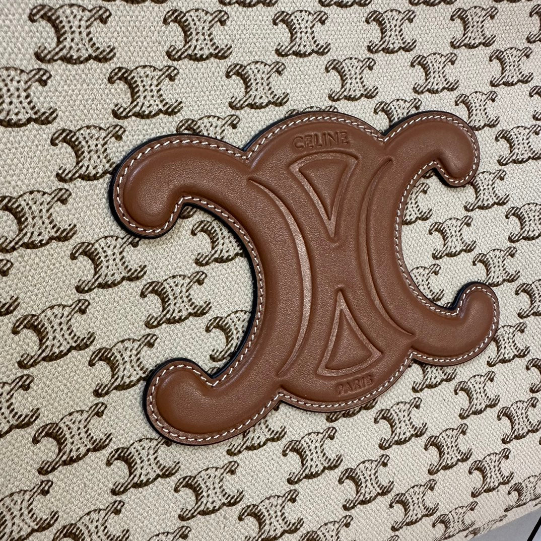 Большая тканевая сумка-тоут Celine Triumph.