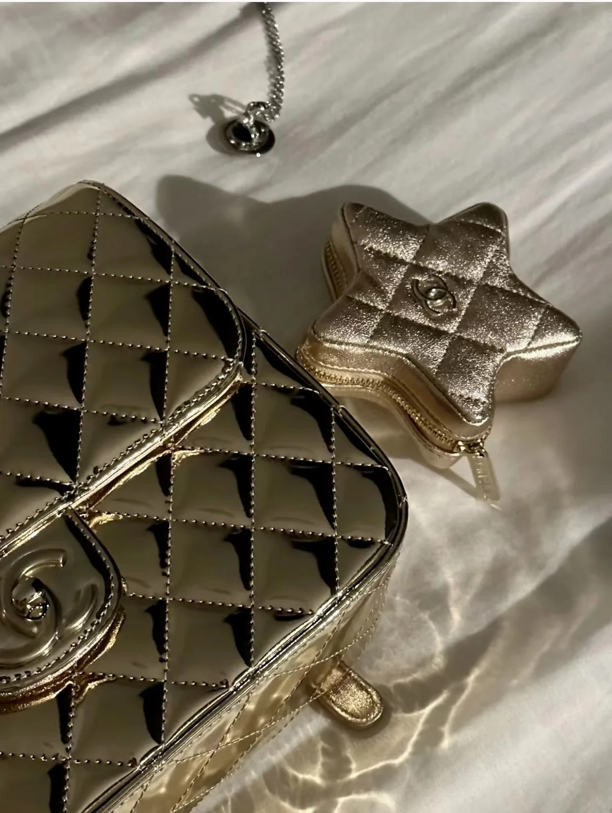 Рюкзак Chanel Early Spring Collection 24c - золотой