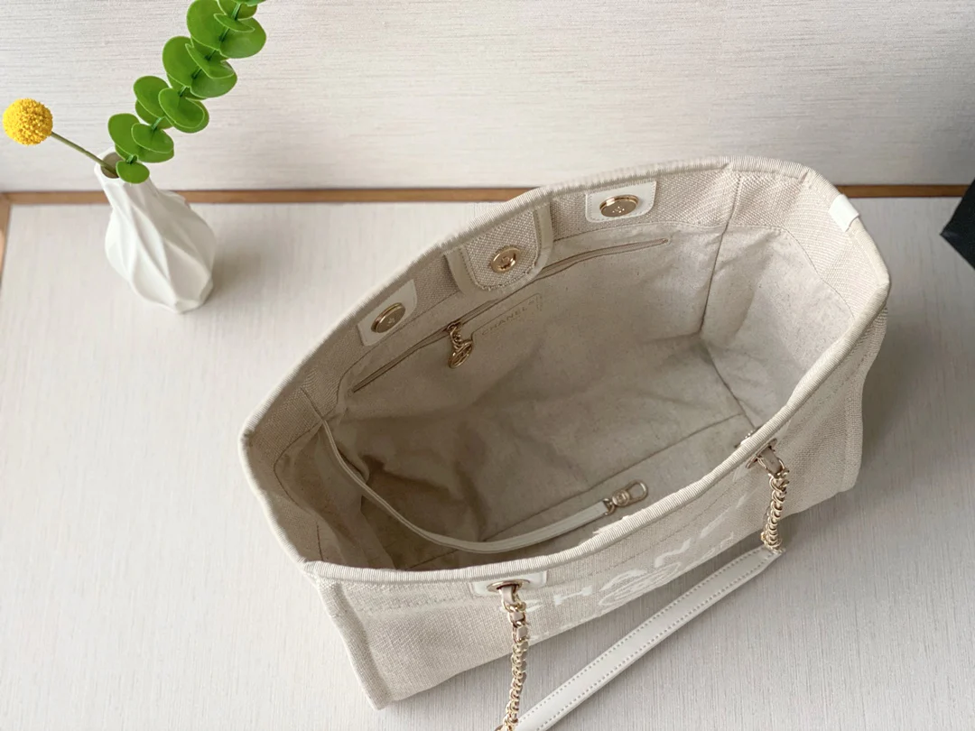 Коллекция Chanel Весна/Лето 2022 - Пляжная сумка - Белая - Маленькая