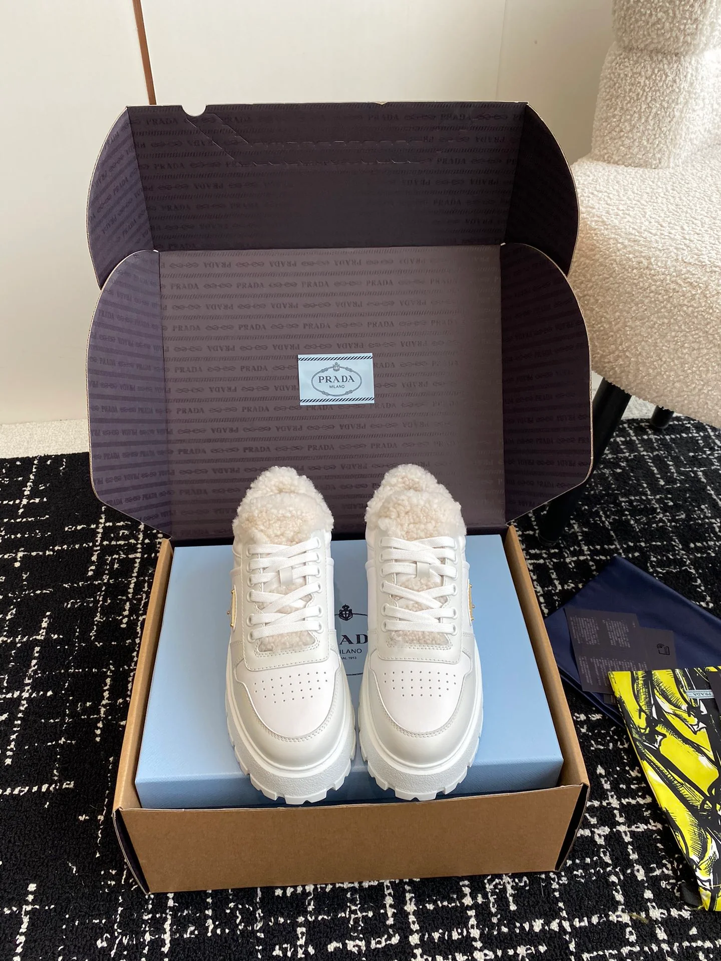 Повседневные туфли Prada 2024 - белые - 1