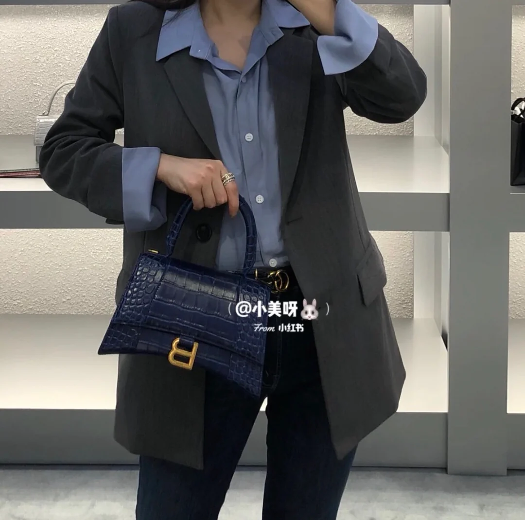 Сумка Balenciaga Hourglass – темно-синяя с крокодиловым принтом