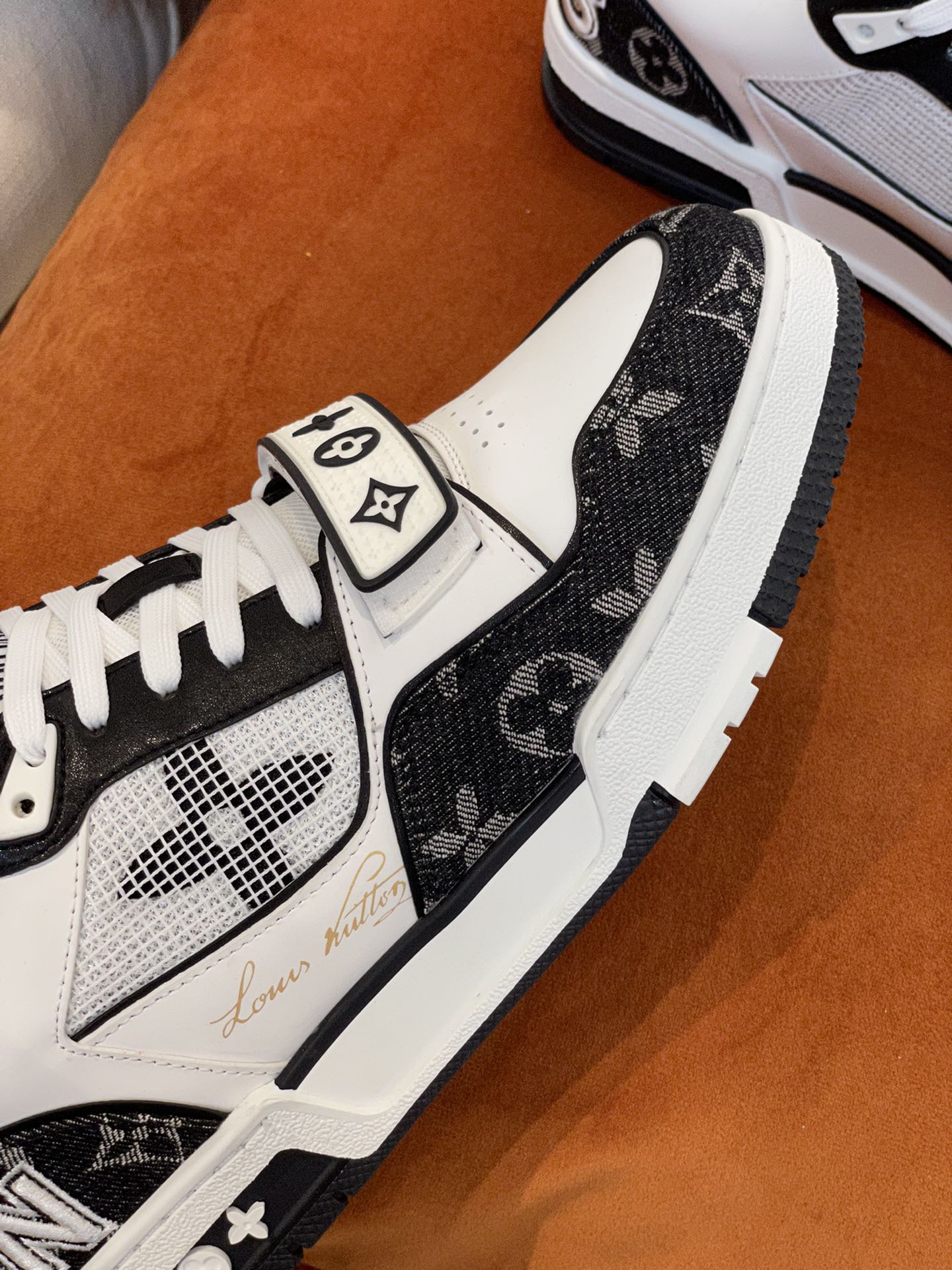 LV - Кроссовки - Повседневная обувь