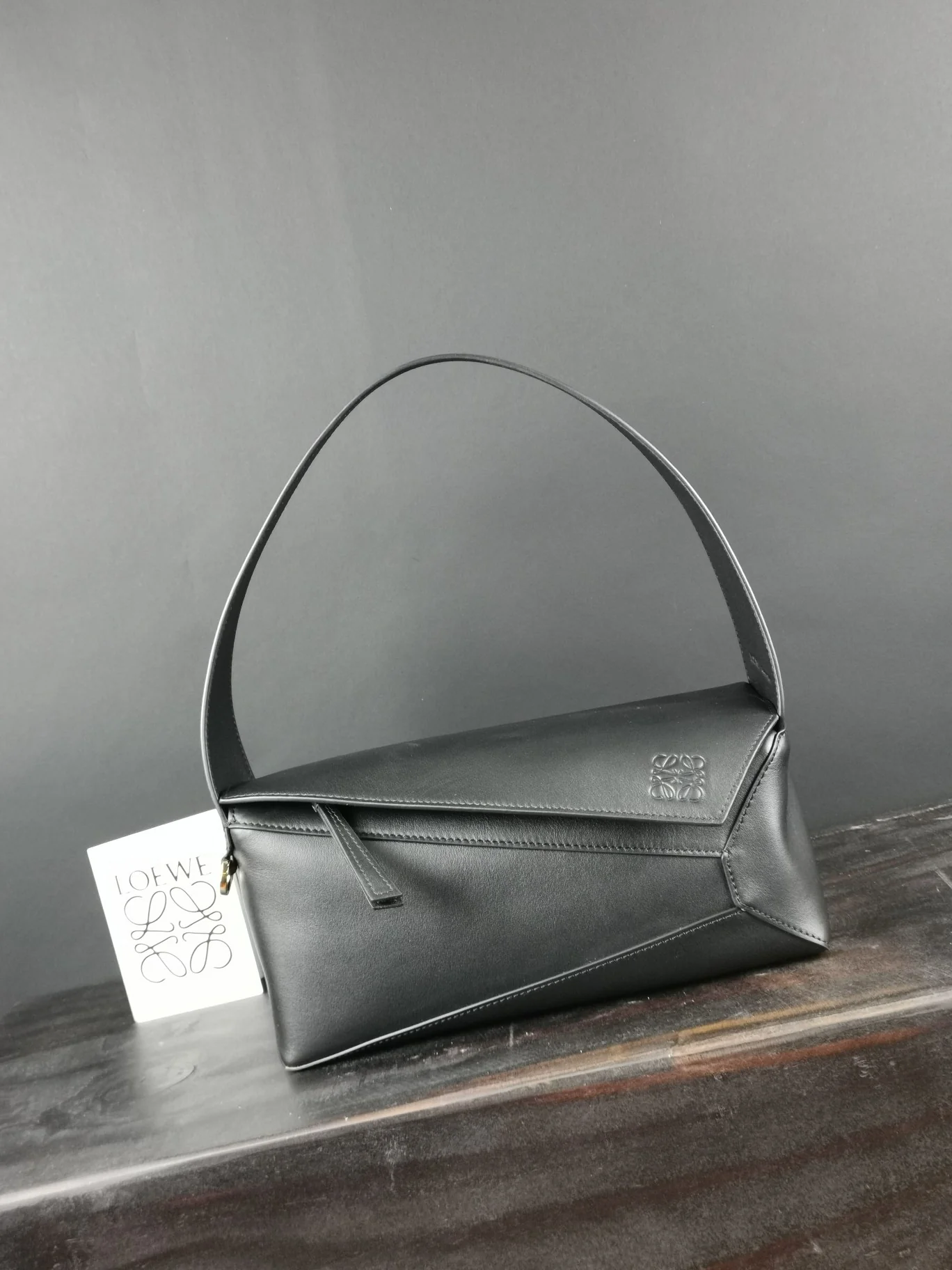 Сумка-хобо Loewe-puzzle-hobo-handbag-5