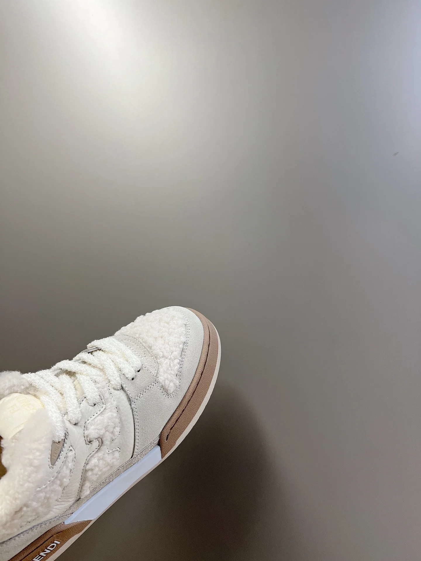Кроссовки Fendi 22ss из овечьей шерсти, повседневные, белые.