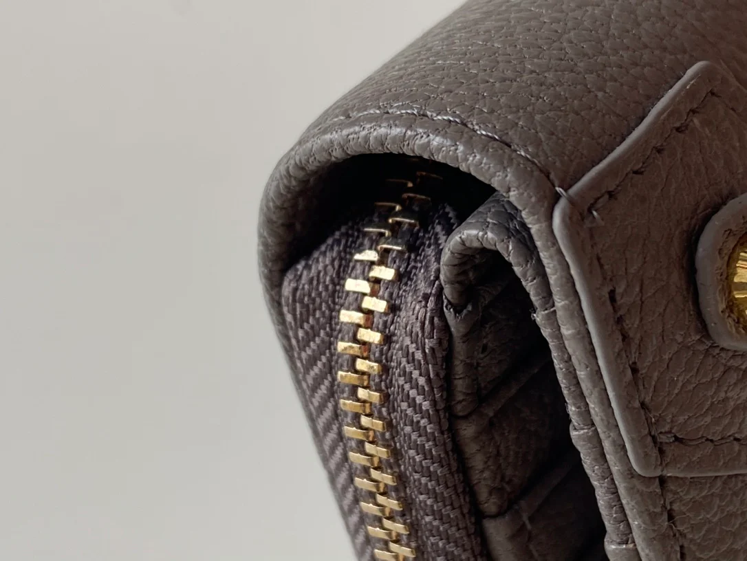 Balenciaga-新款两折短夹