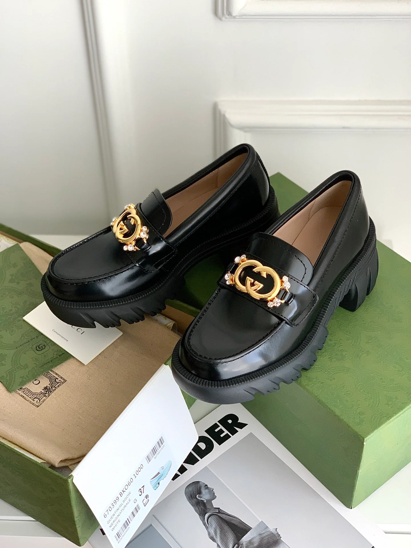 Gucci - Новинка сезона осень/зима 2022 - Лоферы на платформе GG со стразами