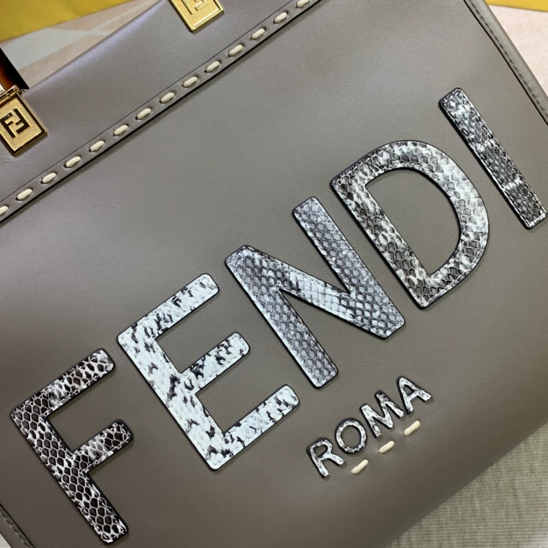 Сумка-тоут Fendi Sunshine Medium Grey с принтом под змеиную кожу