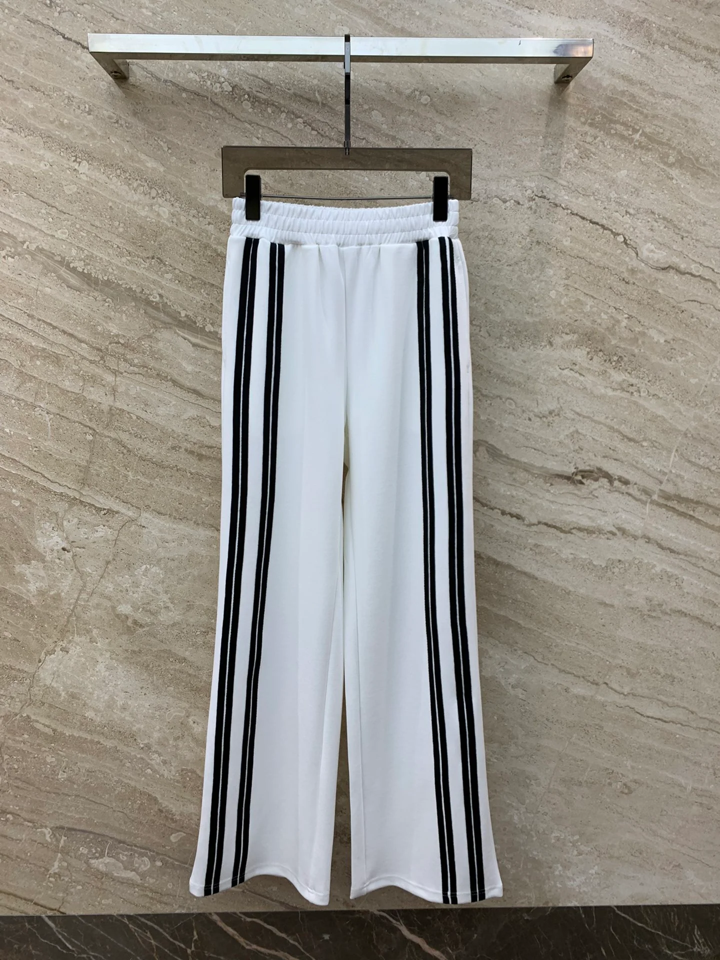 Повседневные брюки Celine 2403 с цветными блоками и тесьмой - белые.