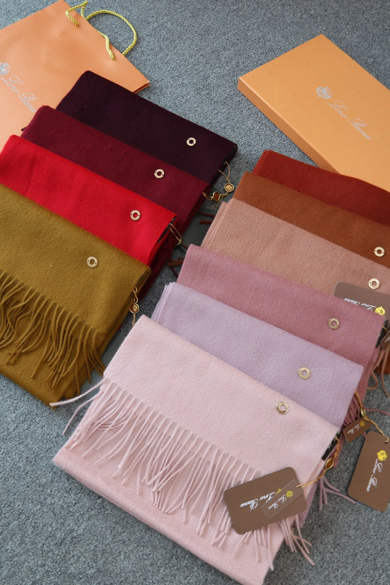 Loro Piana - Бестселлер - Кашемировый шарф с волнообразным узором - 100% кашемир - 30 см - 180 см - 4 см