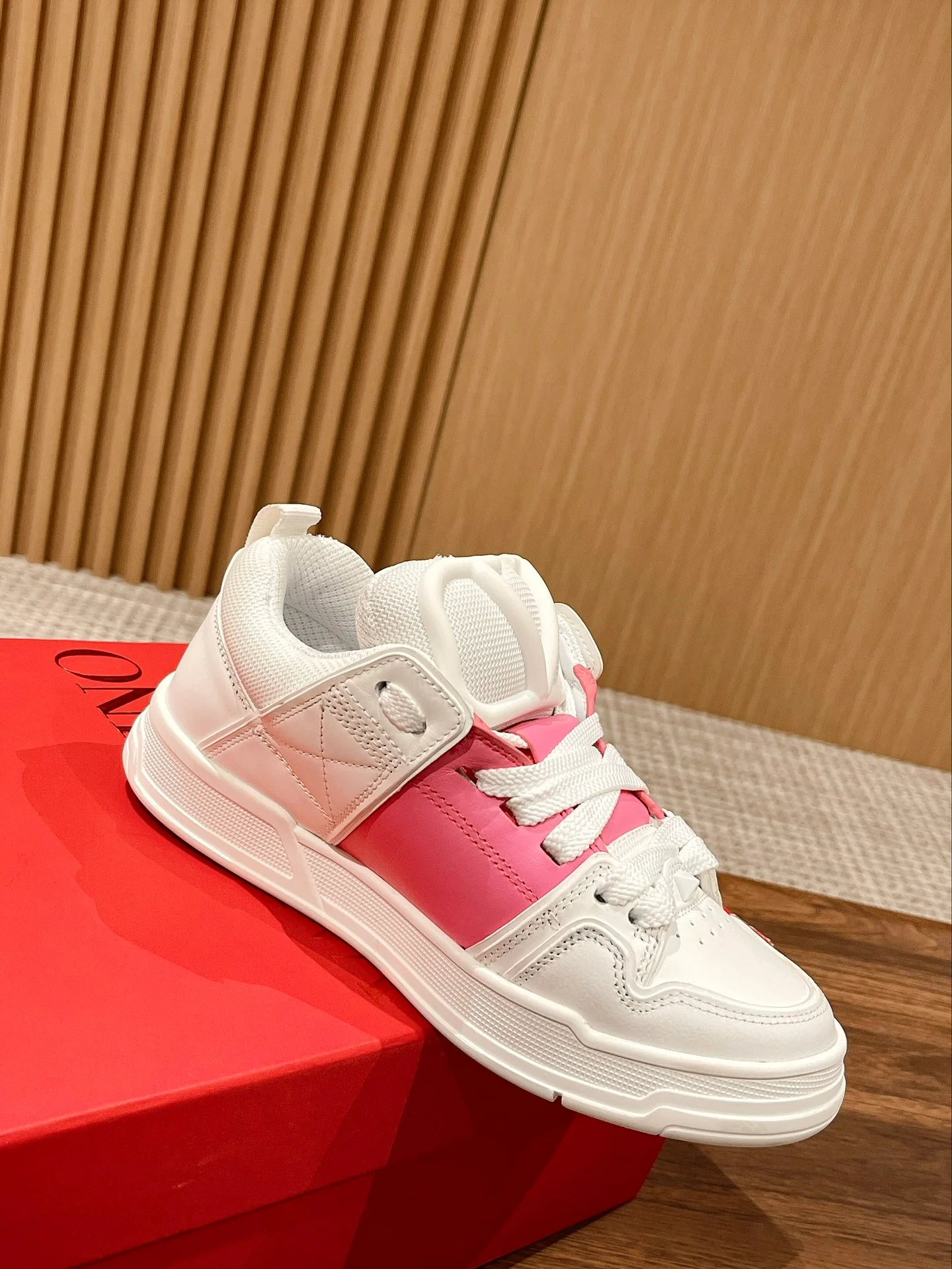 Скейтбордные кроссовки Valentino/обувь Puff - белые и розовые