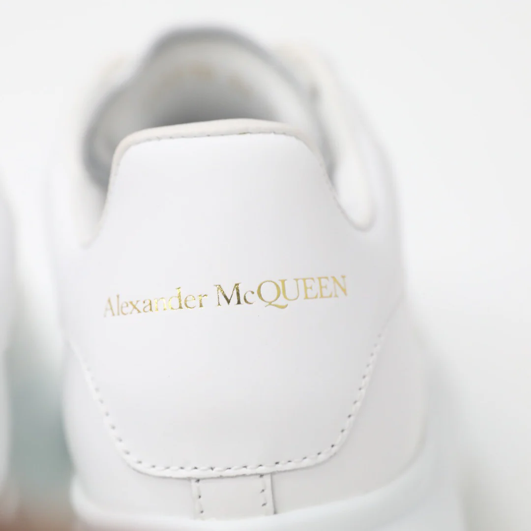 McQueen - Классические белые кроссовки - Полностью белые