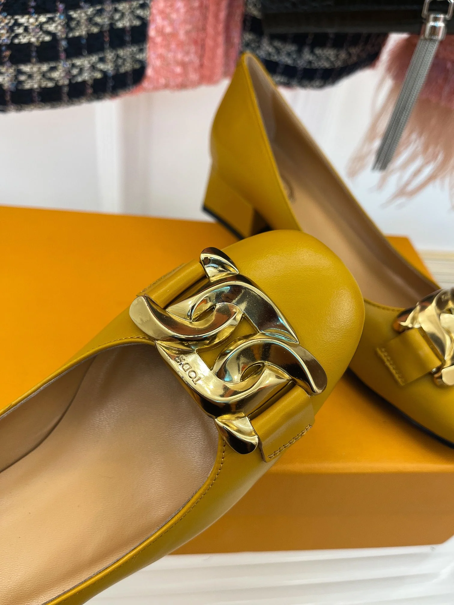 Tods - Лоферы с металлической пряжкой - Бежевый/Желтый