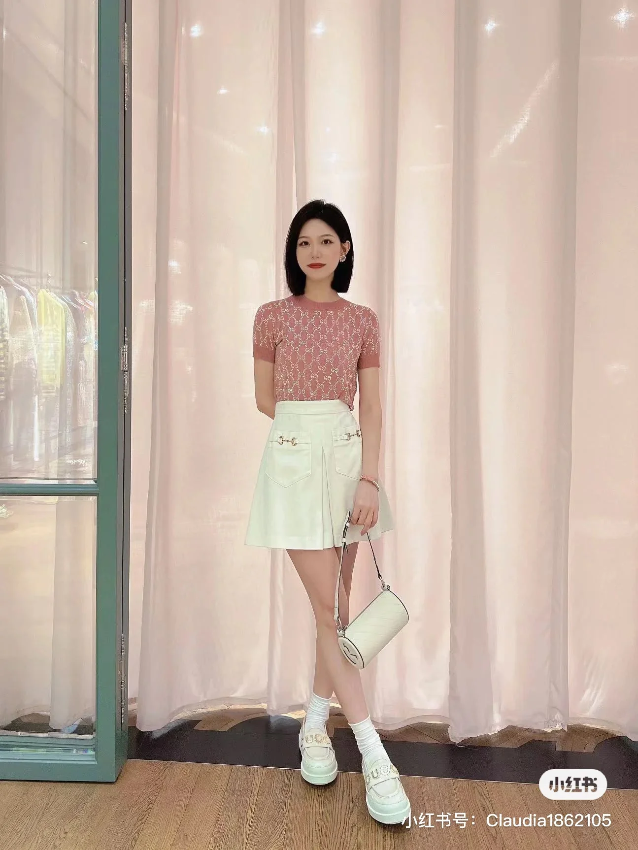 Новинка сезона осень/зима 2023 от Gucci - Лоферы с буквами - Белые