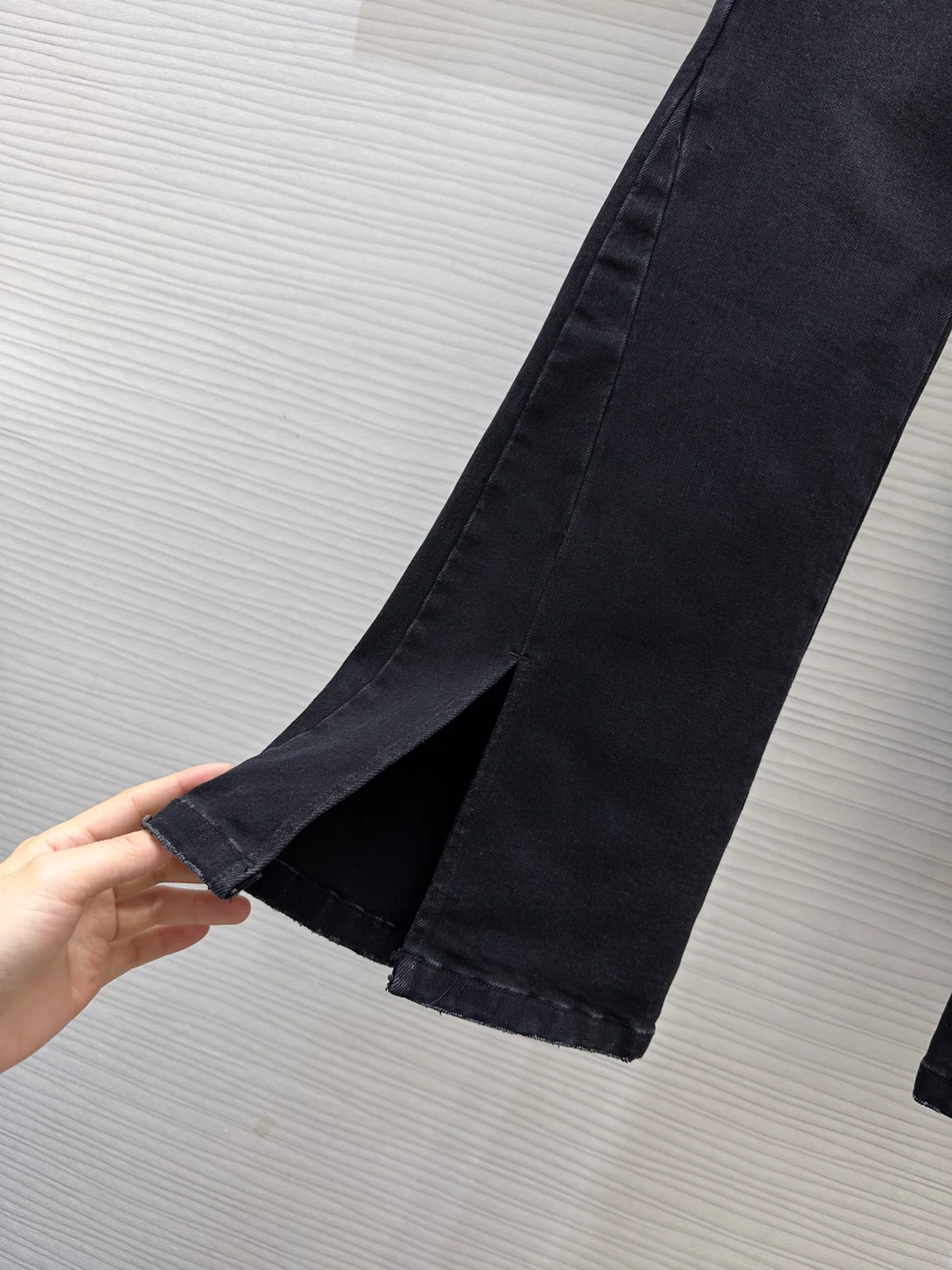 Новые джинсы Celine 2403-24 весна/лето, расклешенные, черные.