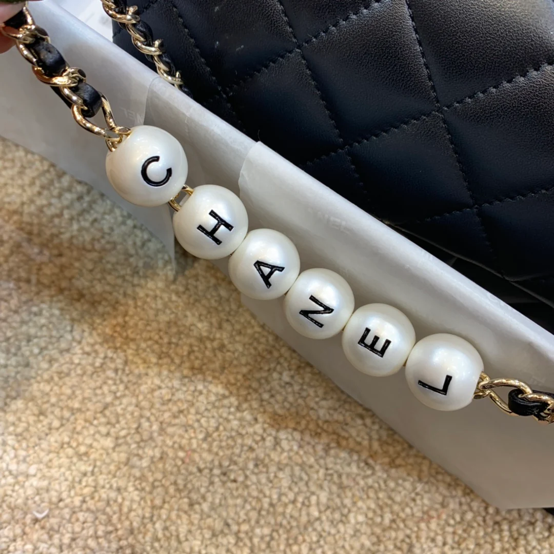 Сумка Chanel CF Pearl из коллекции Весна/Лето 2020 - Черная - 18 см - 1