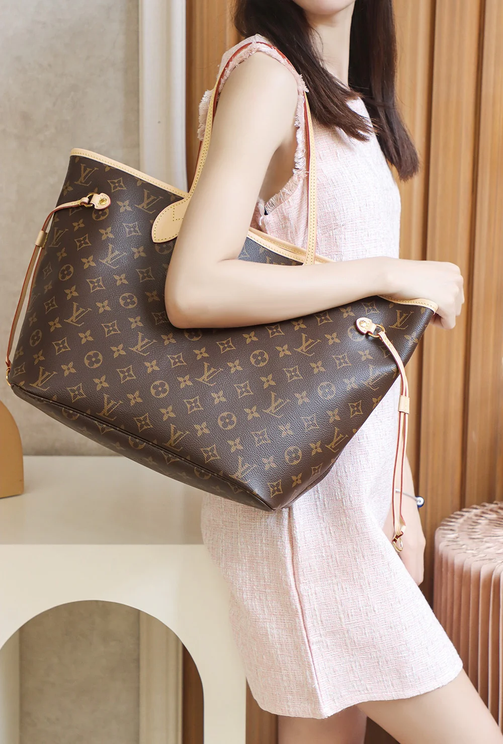 m40995-LV-Классическая сумка Neverfull с монограммой Classic Monogram