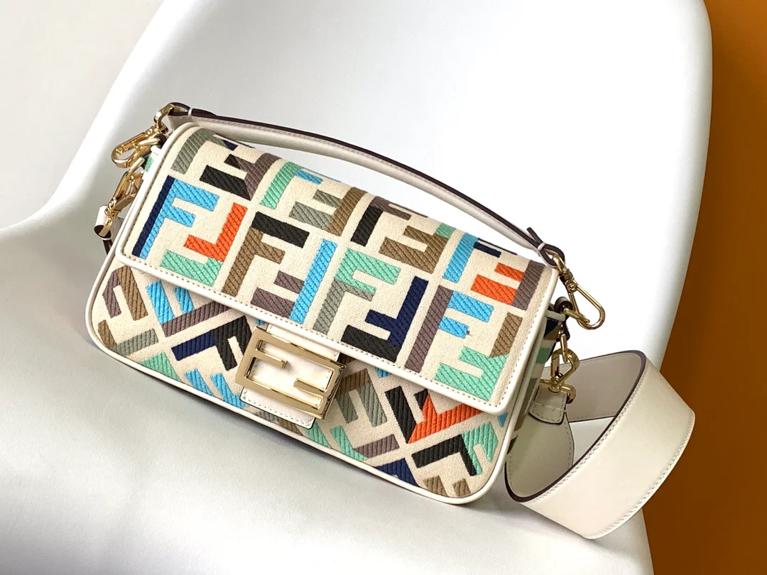 Сумка-багет Fendi Vertigo из серии Vertigo - разноцветная