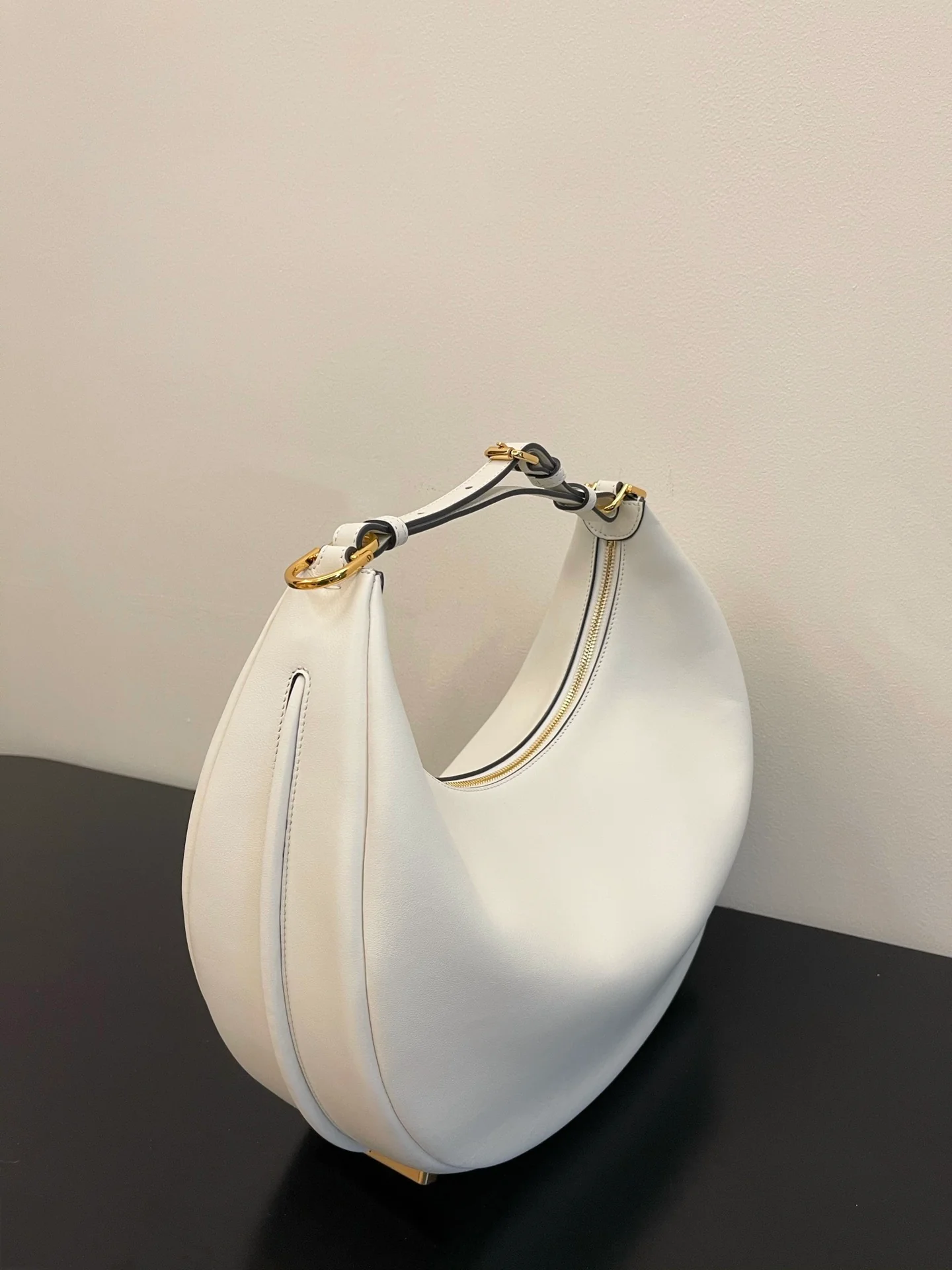 Fendi-fendigraphy - Большая белая кожаная сумка через плечо