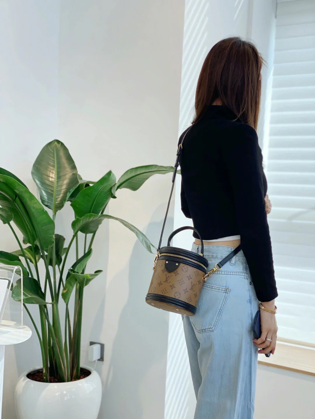 m43986-LV-Cannes Money Bucket-Handbag/Crossbody Bag