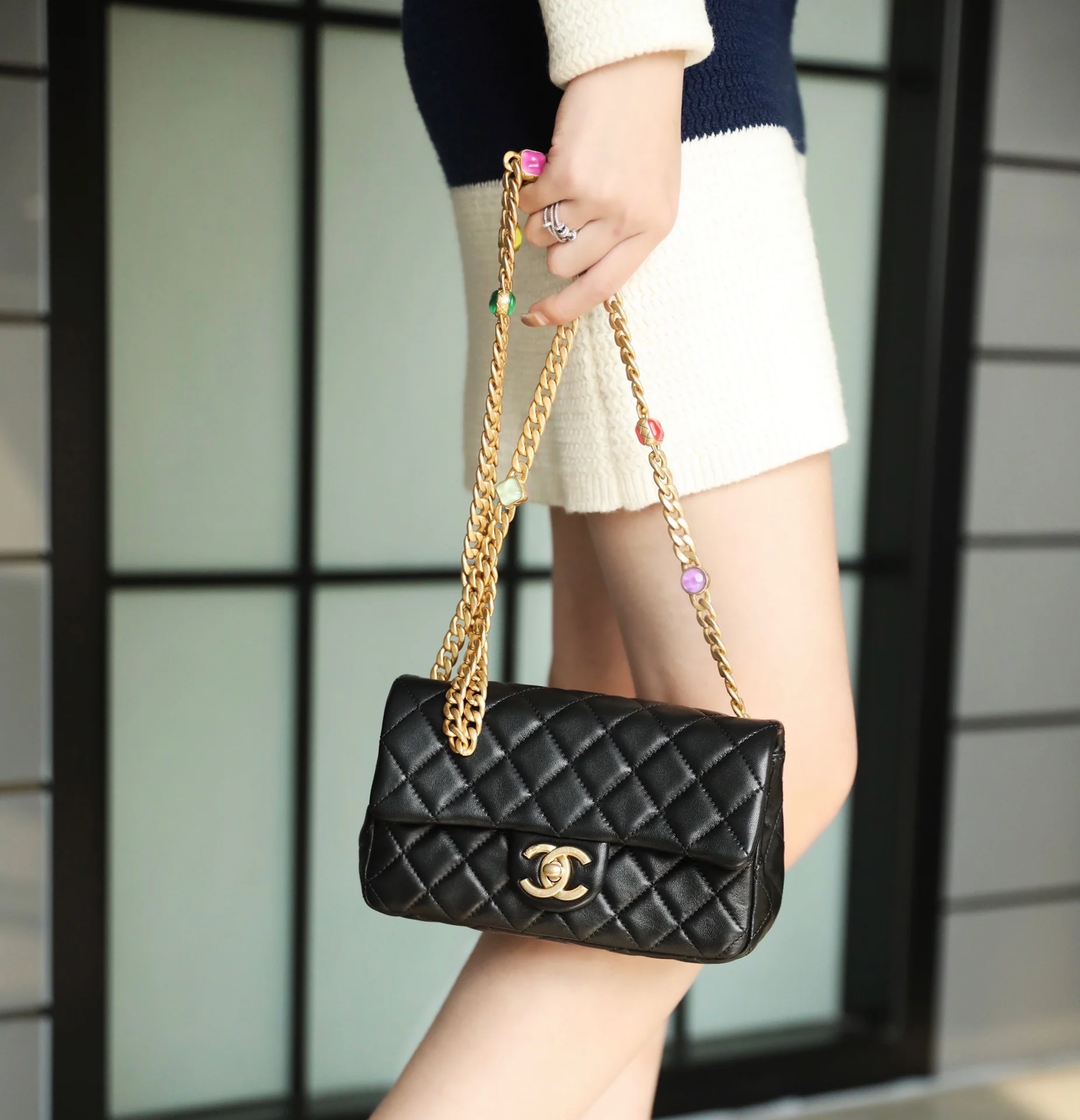 Сумка Chanel CF с клапаном и цепочкой с драгоценным камнем
