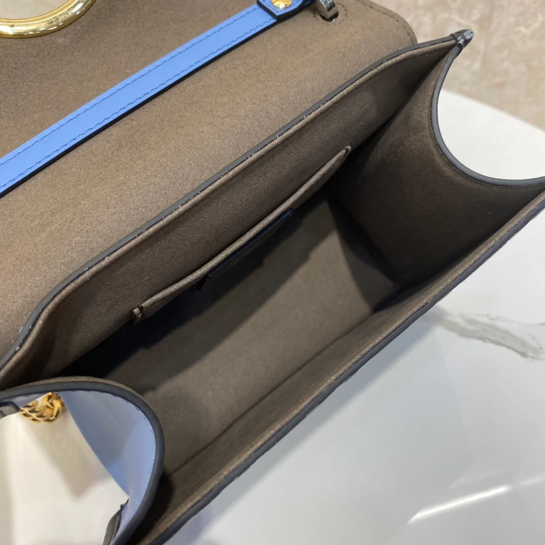 Сумка Fendi серии F — кожаная, на цепочке — маленькая — синяя