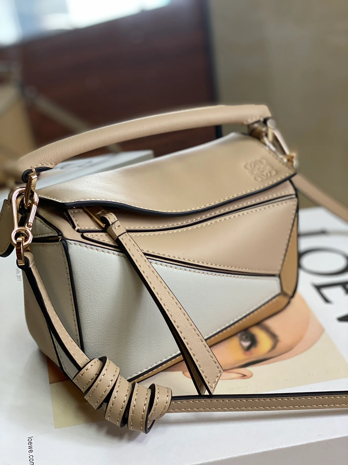 Loewe - испанская телячья кожа - пазл - сумочка - мини - серо-бежевый