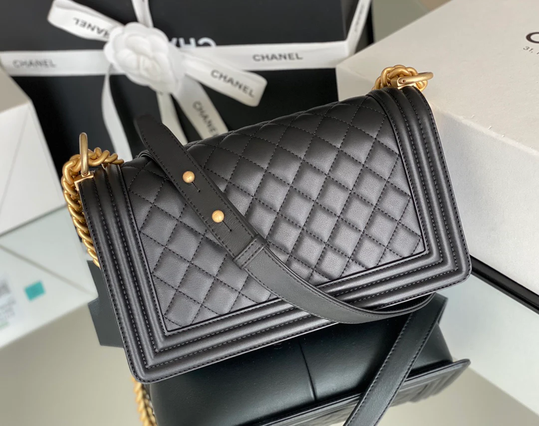 Chanel Le Boy 25 - Черная телячья кожа - Винтажная золотая пряжка