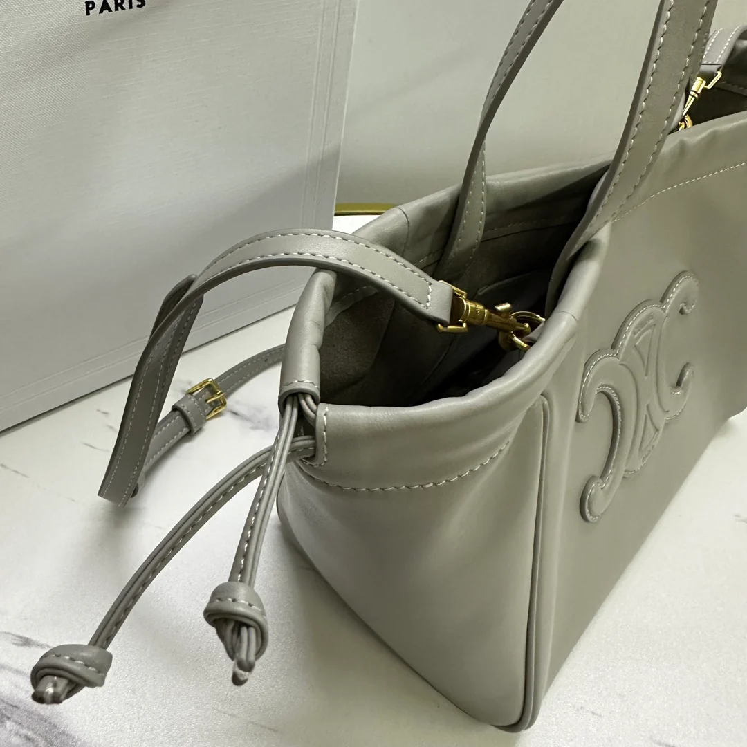 Сумка Celine Cabas Triomphe из гладкой кожи с завязками — серая — маленькая