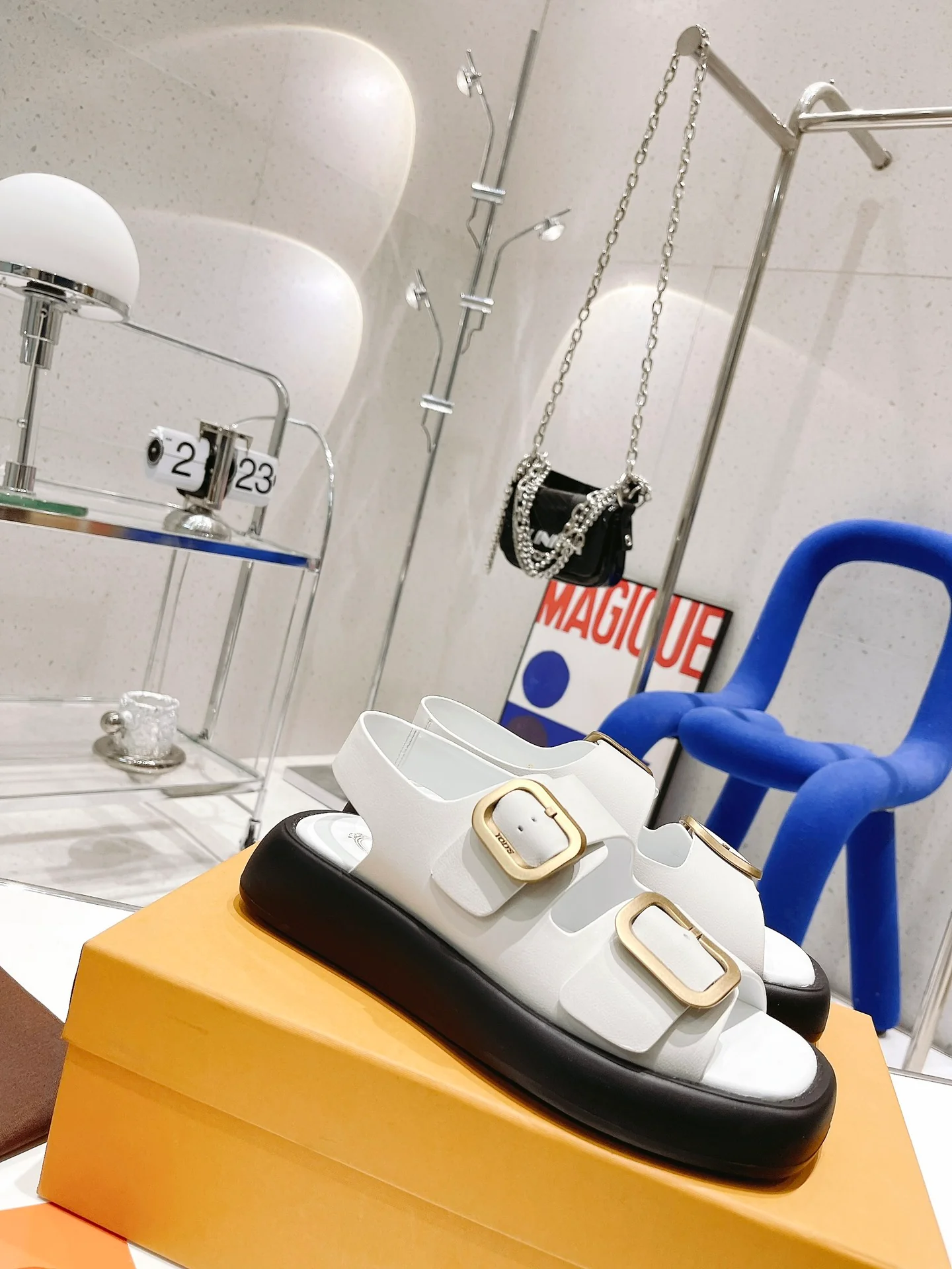 Тапочки на платформе Tods - белые - 1