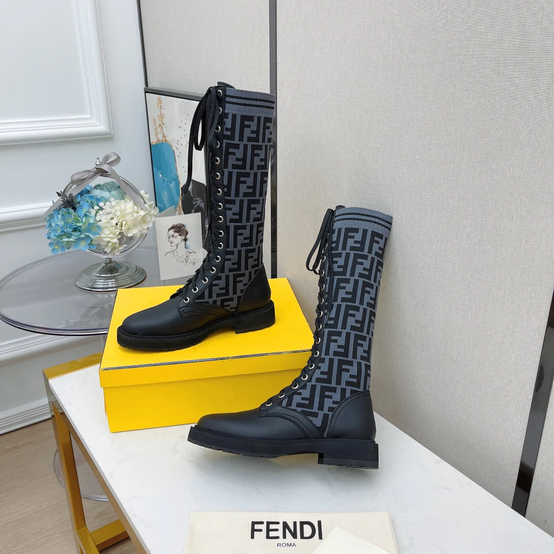 Fendi - Потрясающие сапоги-ботфорты на шнуровке
