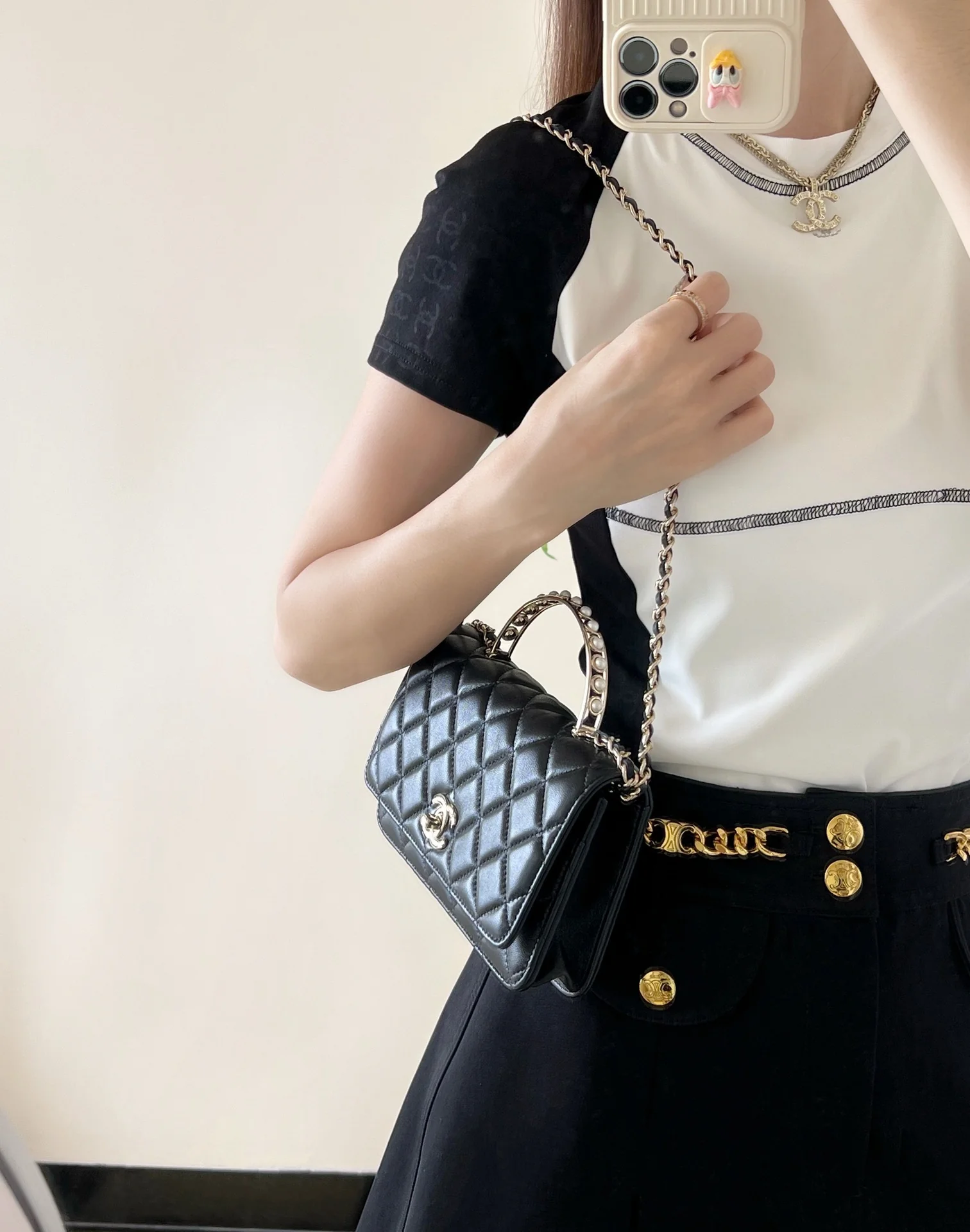 Chanel - Жемчужная сумочка WOC - Черная