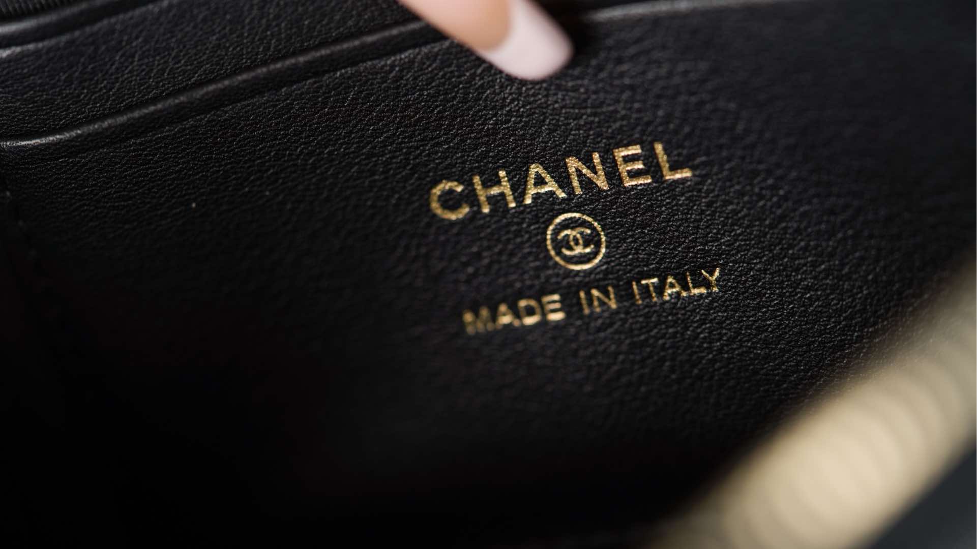 Сумка для ланча Chanel 25p Lychee Beef - черно-золотая