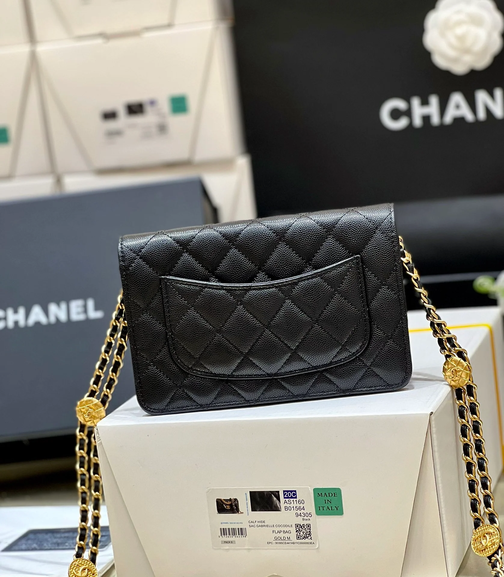 Сумка Chanel WOC с цепочкой для монет - кожа цвета личи - черная