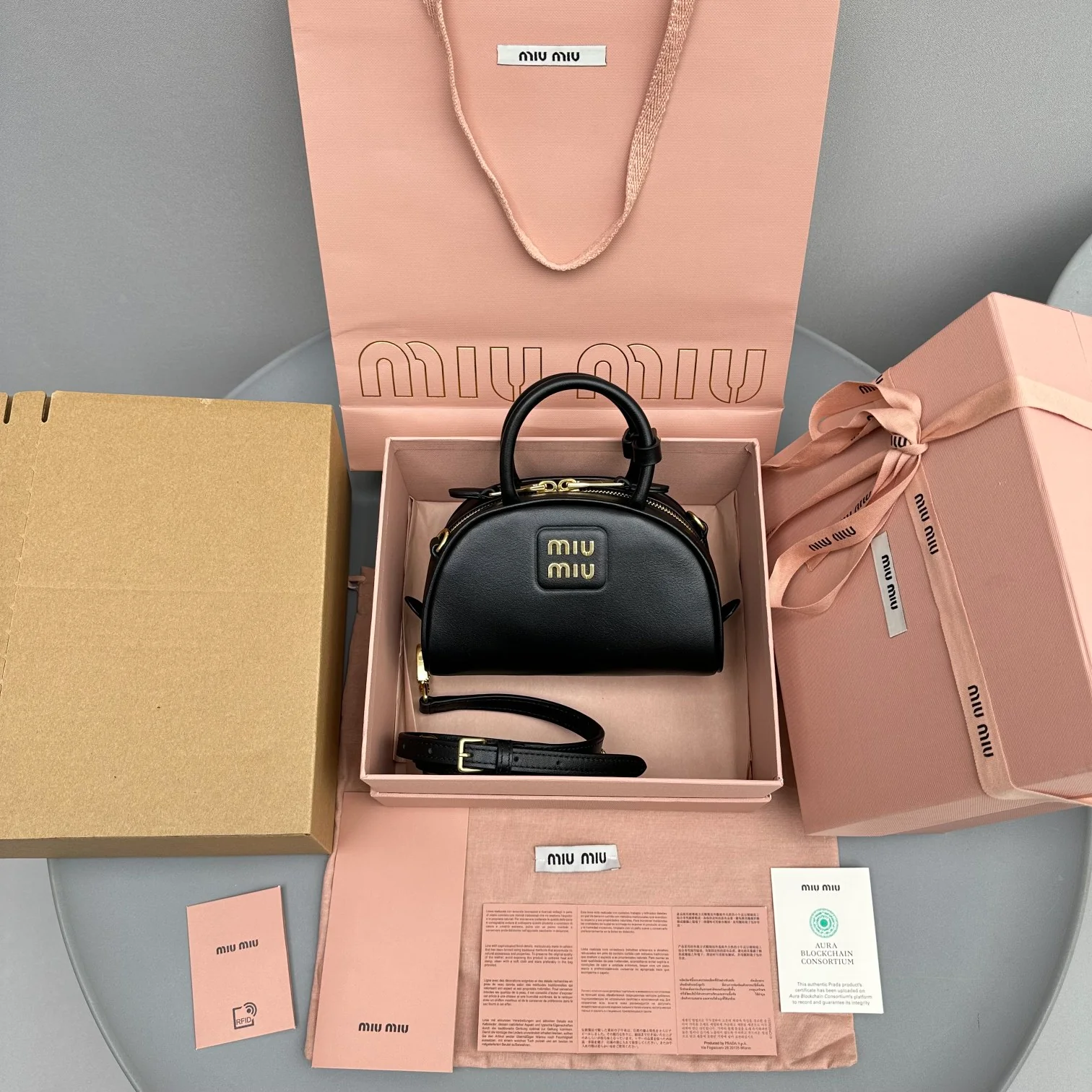 Сумка для боулинга Miu Miu - черная