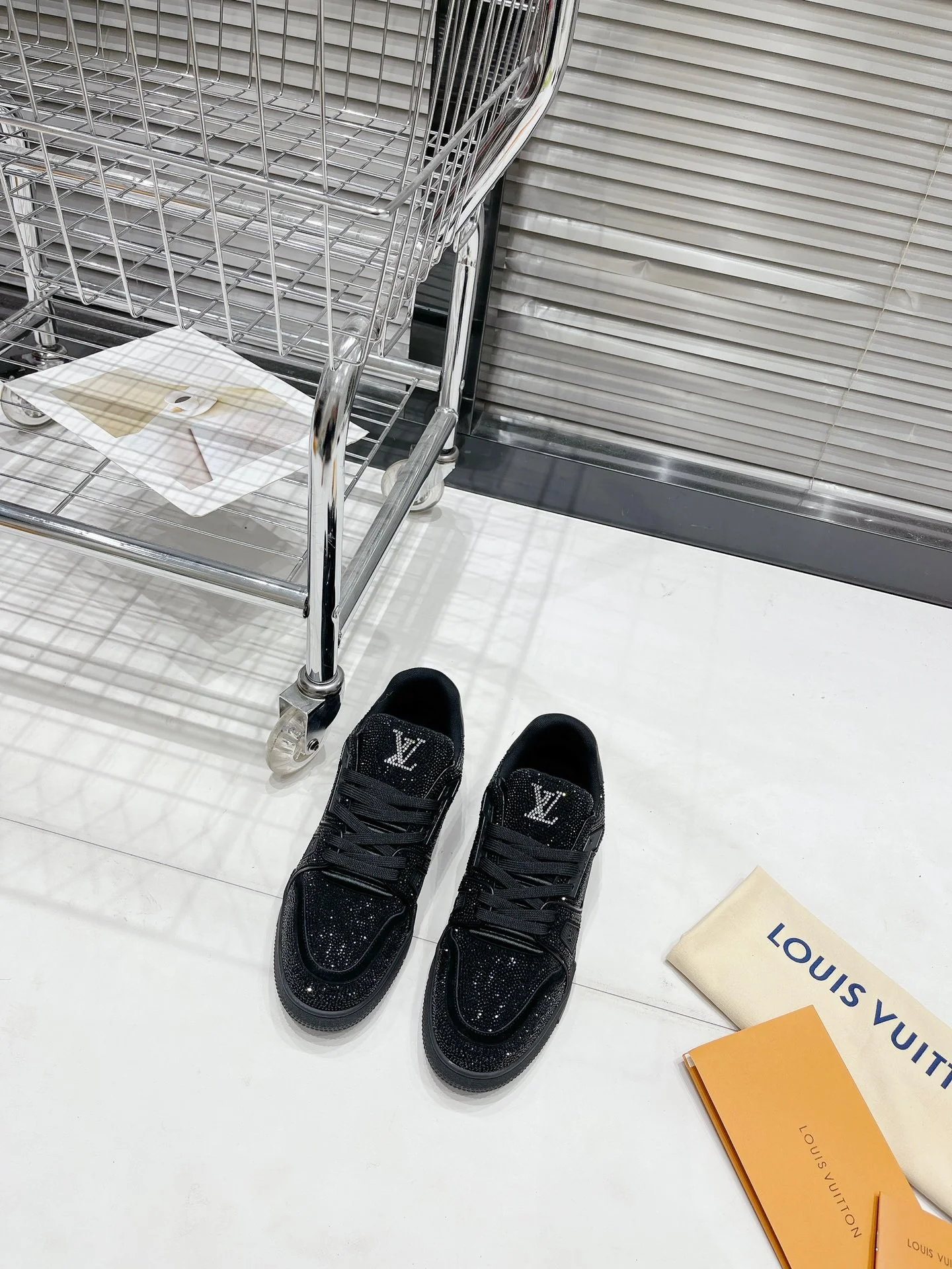 Кроссовки LV Trainer - обувь для скейтбординга - глянцевый черный - унисекс