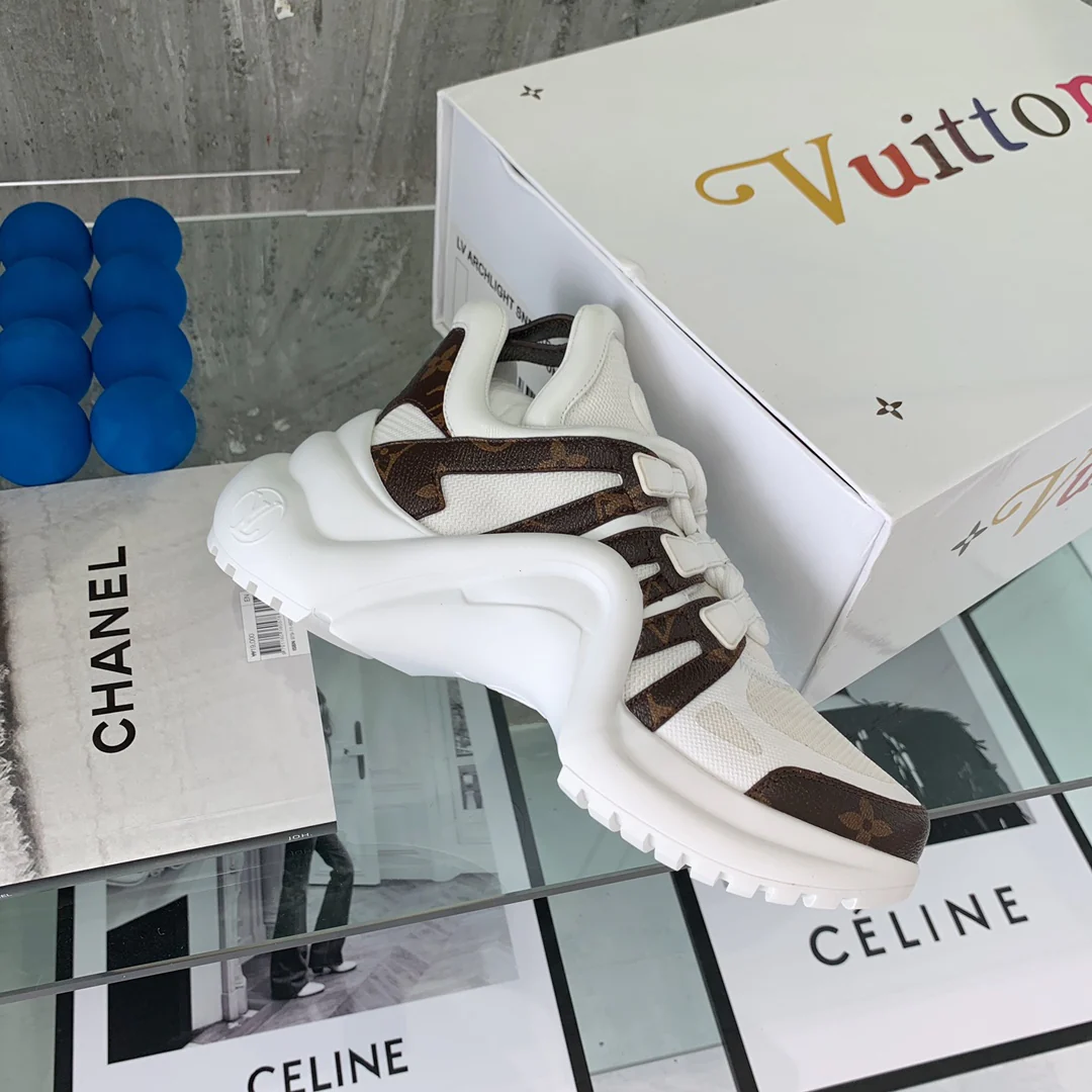 Обувь LV - массивные кроссовки LV - размер 27