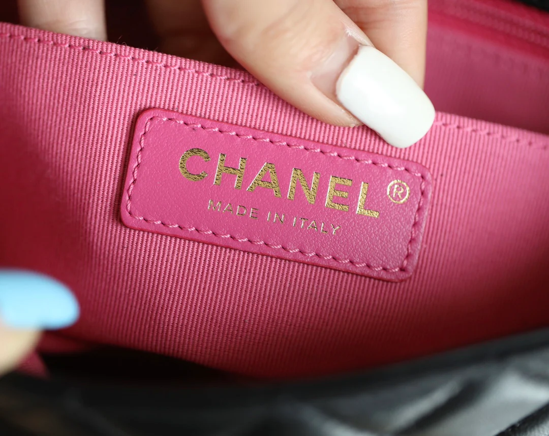 Сумка Chanel CF с клапаном и цепочкой с драгоценным камнем