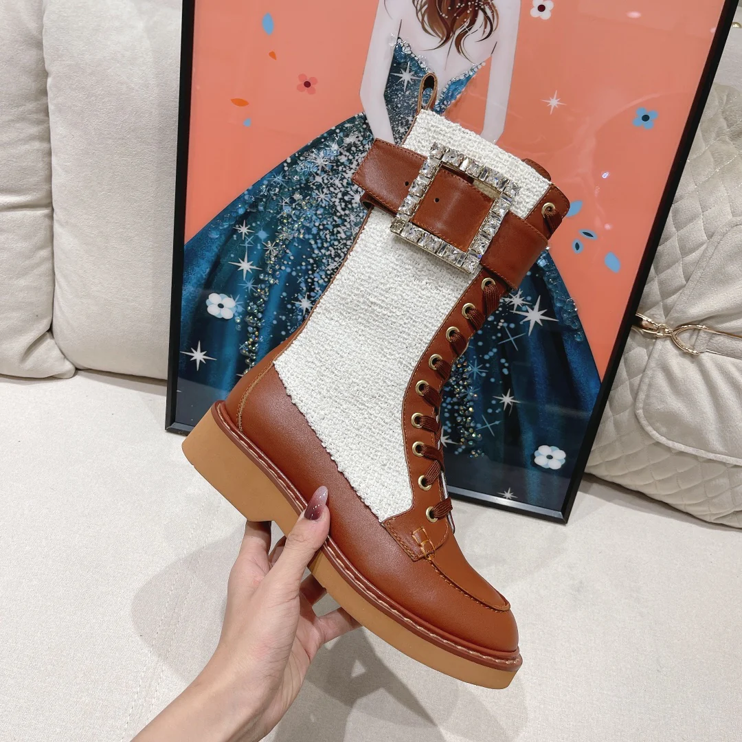 Тканевые ботинки Martin средней высоты, в британском стиле.