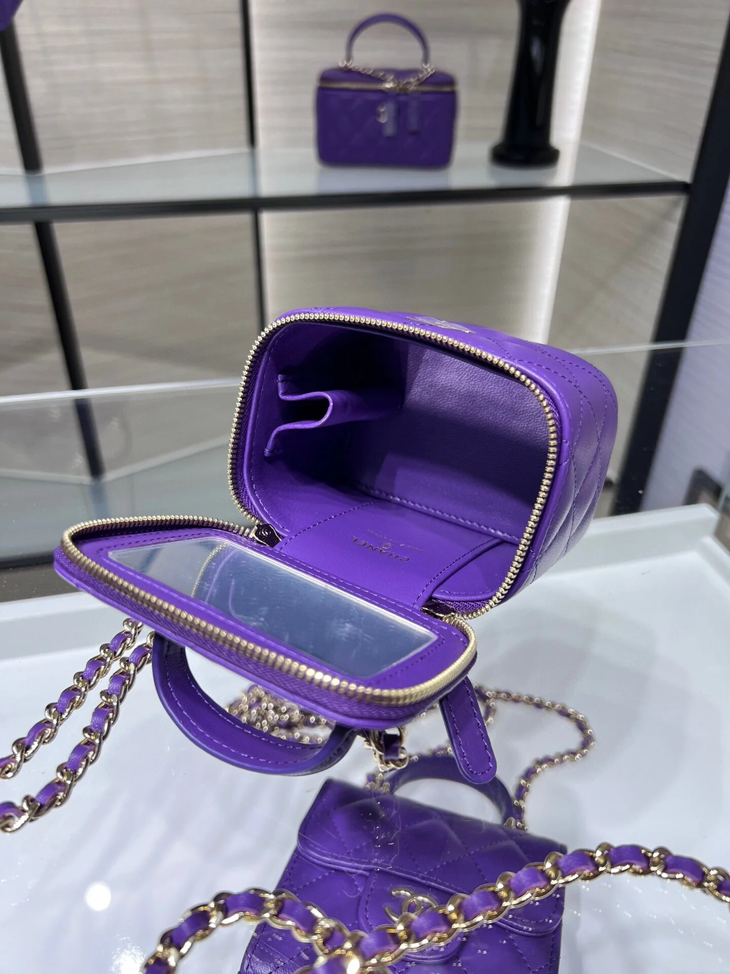 Футляр для помады Chanel 2022 Métiers d'Art - Маленькая коробочка - Фиолетовый