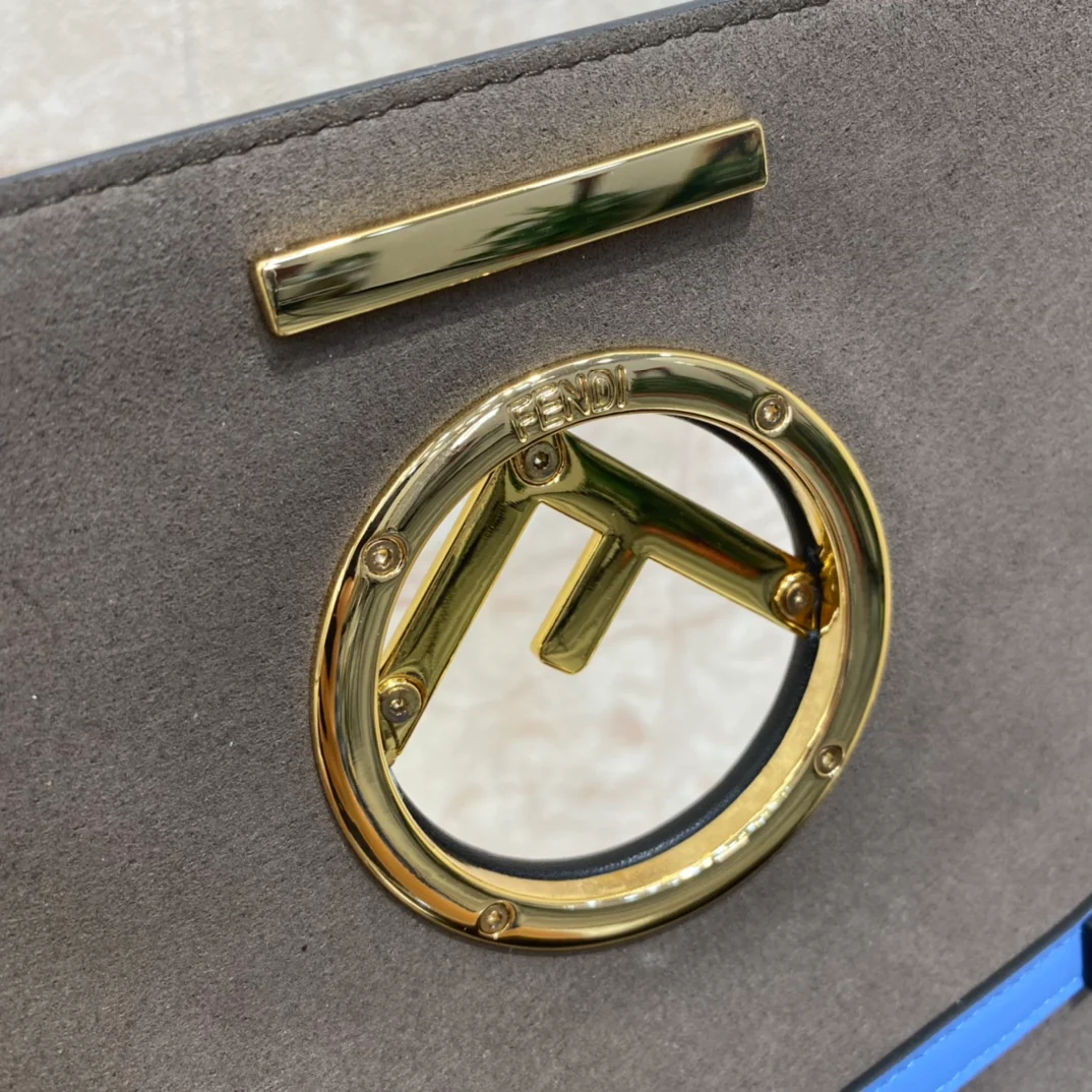 Сумка Fendi серии F — кожаная, на цепочке — маленькая — синяя