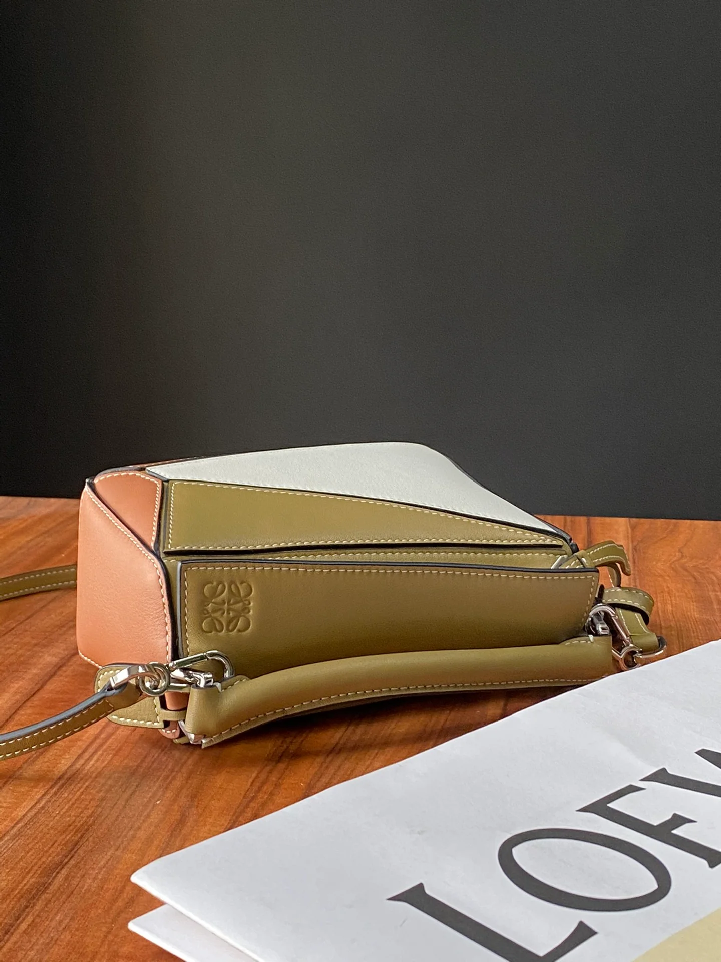 Мини-сумка Loewe Puzzle Bag из телячьей кожи - 16