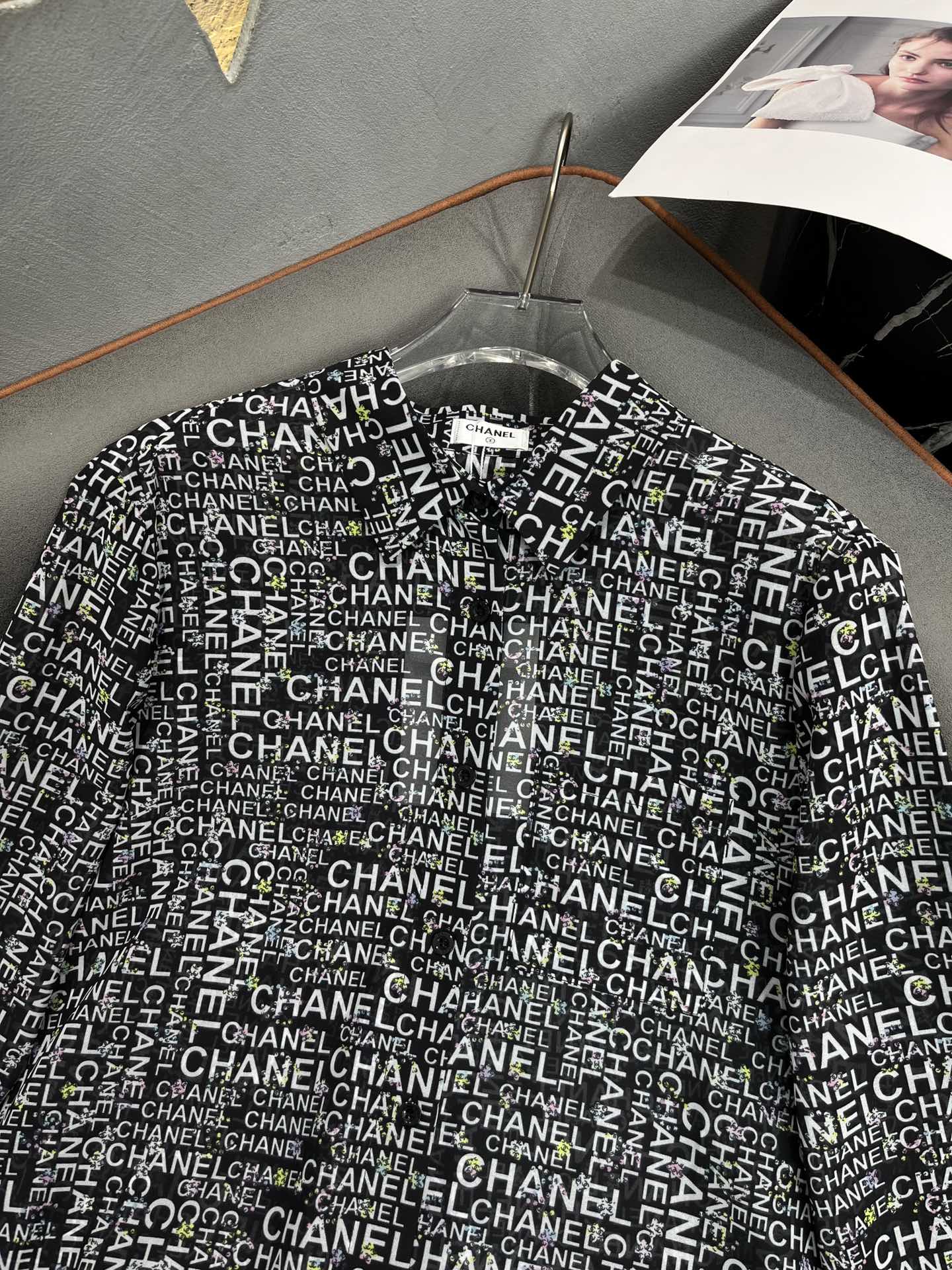 Celine - 2404 - 24ss Весна/Лето Новинка Рубашка с длинными рукавами с принтом в виде букв Sun