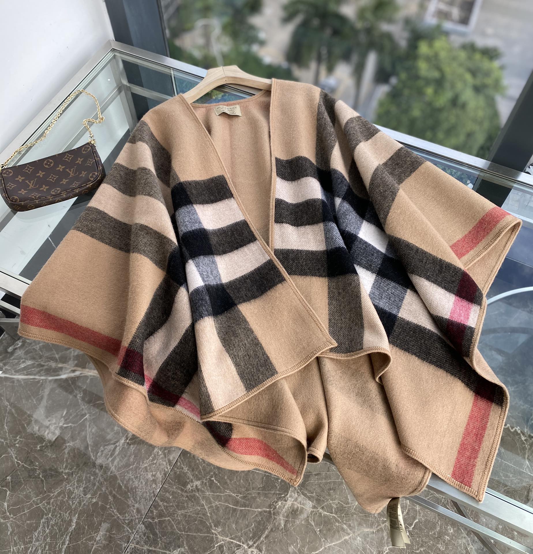 Burberry - Накидка/Шаль - 160-180 см - Абрикосовый цвет