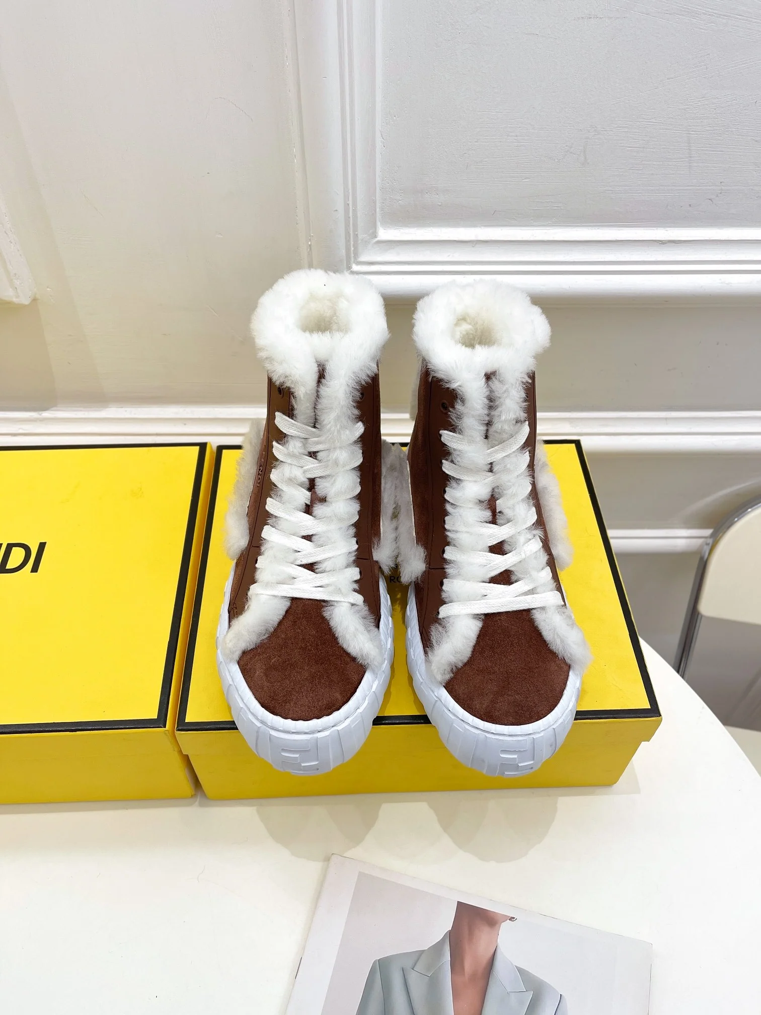 Fendi - Британский стиль - Ботинки Martin с флисовым узором - Верблюжий цвет