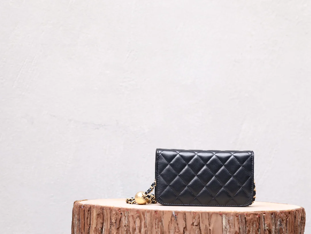 Chanel - Chanel - Золотой шар WOC - Черный