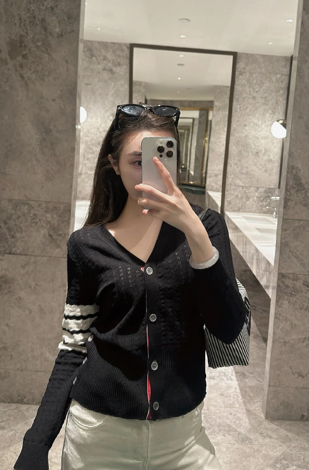 Косметичка/сумка для ланча Miu Miu из жаккардовой ткани - на фото.