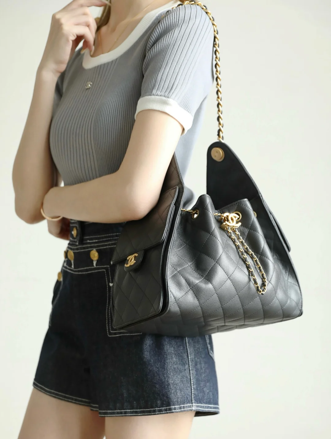 Chanel - Маленькая люстра в стиле хиппи - Темно-серый - Золотая фурнитура