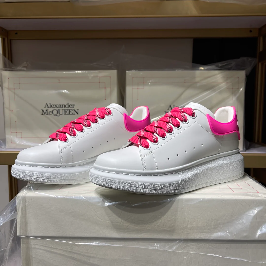 Классические белые кроссовки McQueen - унисекс - розово-красный каблук - премиум-издание