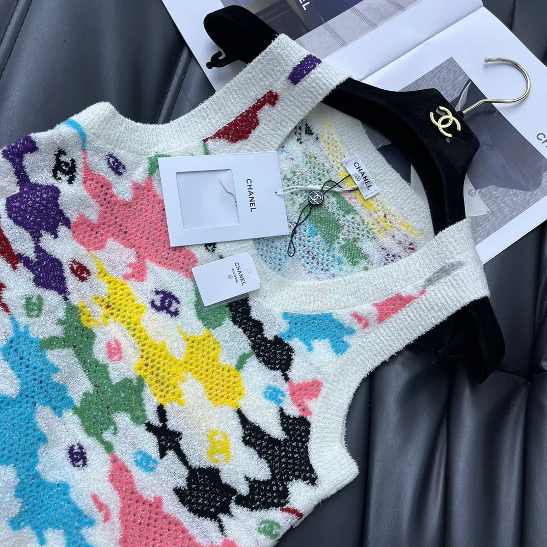 Chanel - 2404-24 Новинка: Вязаный жилет с ажурным узором