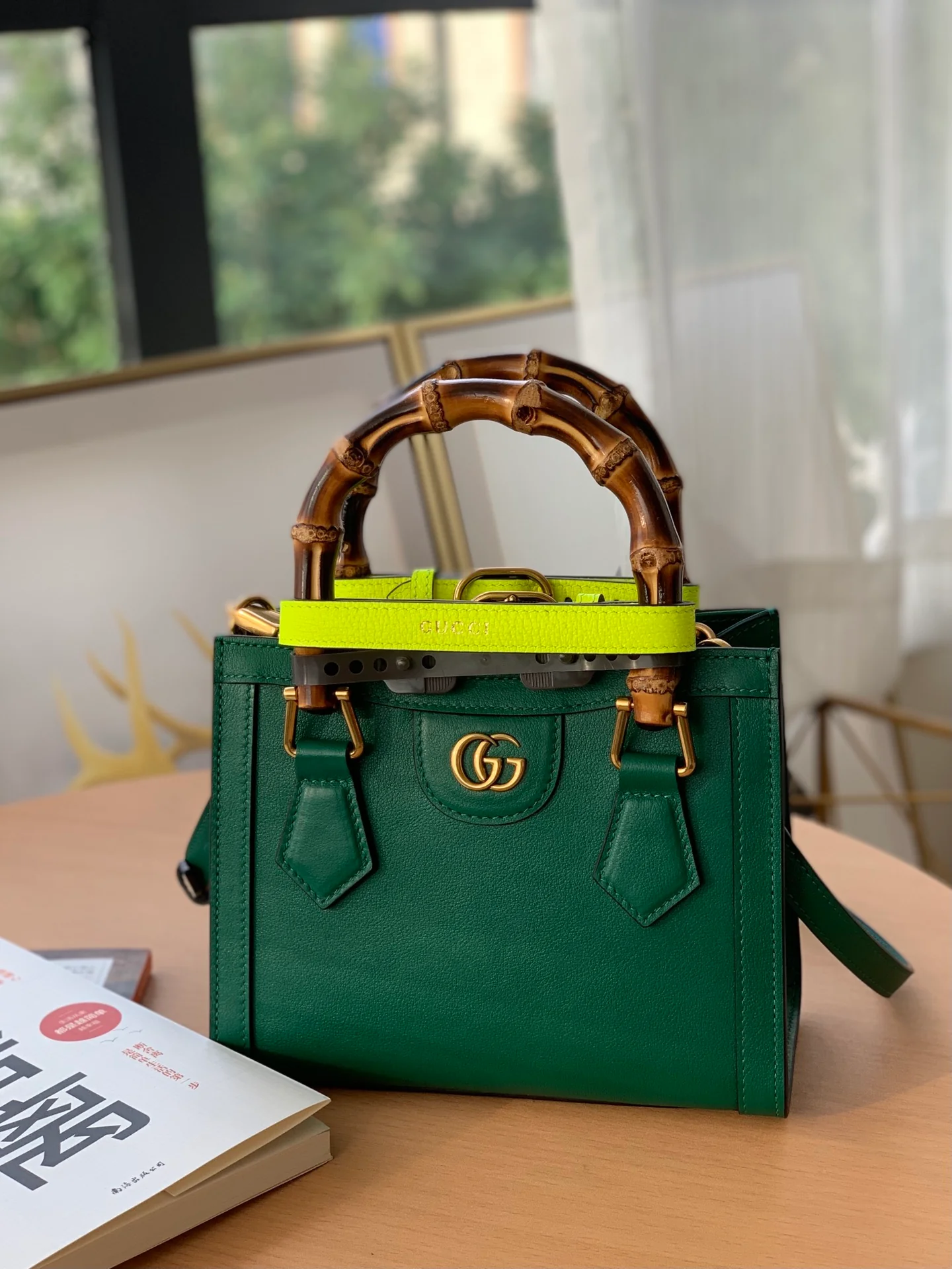 Мини-сумка-тоут Gucci из бамбука - 20 см x 16 см x 10 см x 2 см